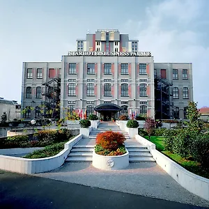 Szálloda Starhotels Business Palace