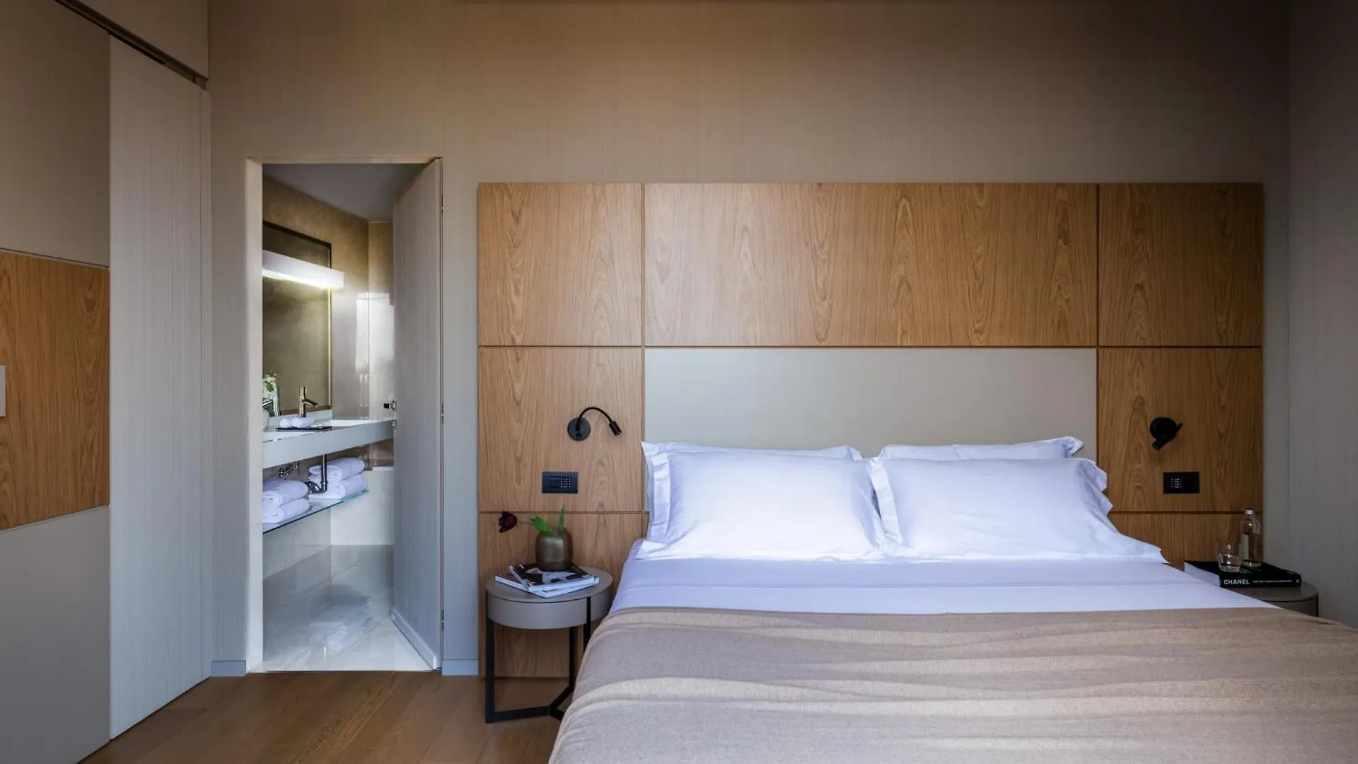 Hotel Cristoforo Colombo Milan 4*,  Italy